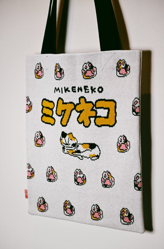 手描き風 三毛猫お菓子風ニットバッグ