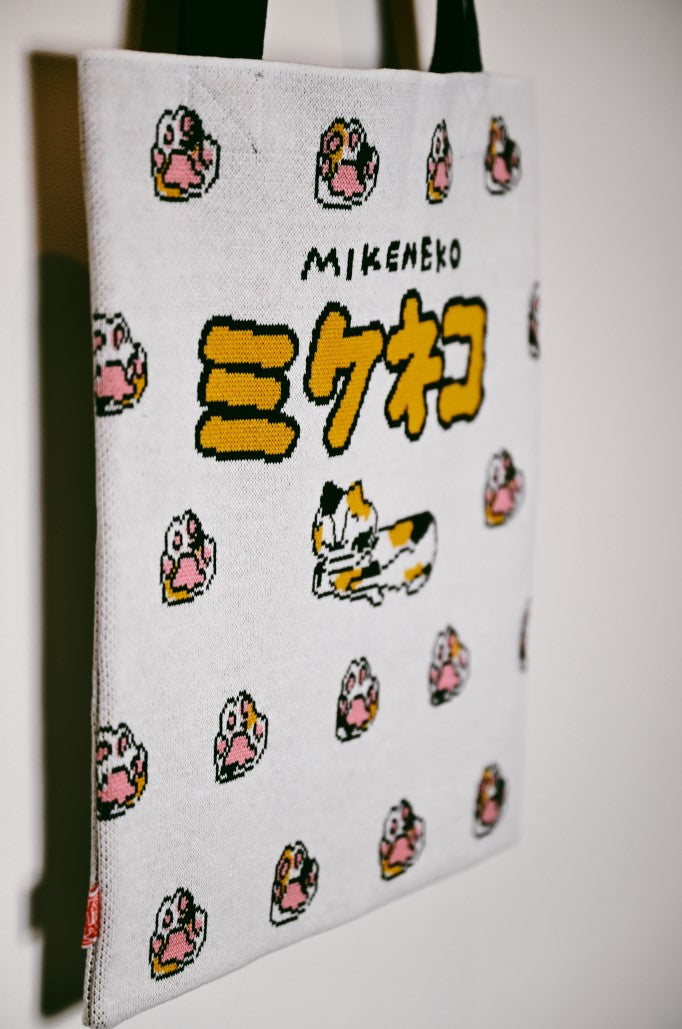 手描き風 三毛猫お菓子風ニットバッグ